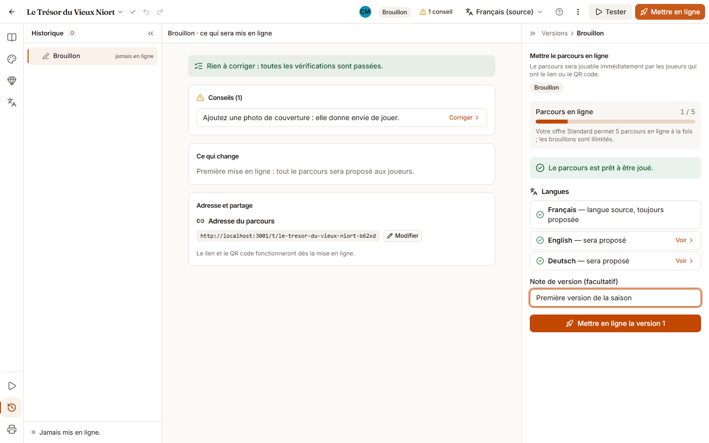 Mode Versions, brouillon sélectionné, panneau de droite, bloc Langues : Français, langue source, toujours proposée ; English, sera proposé ; Deutsch, sera proposé, avec un lien Voir sur chaque langue traduite.